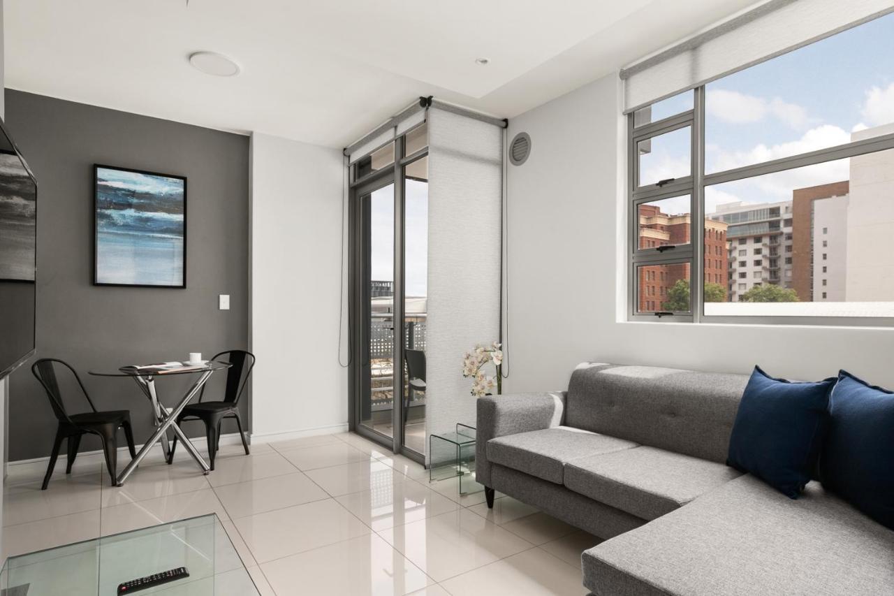 Easy Stay - The Median Rosebank جوهانسبورغ المظهر الخارجي الصورة